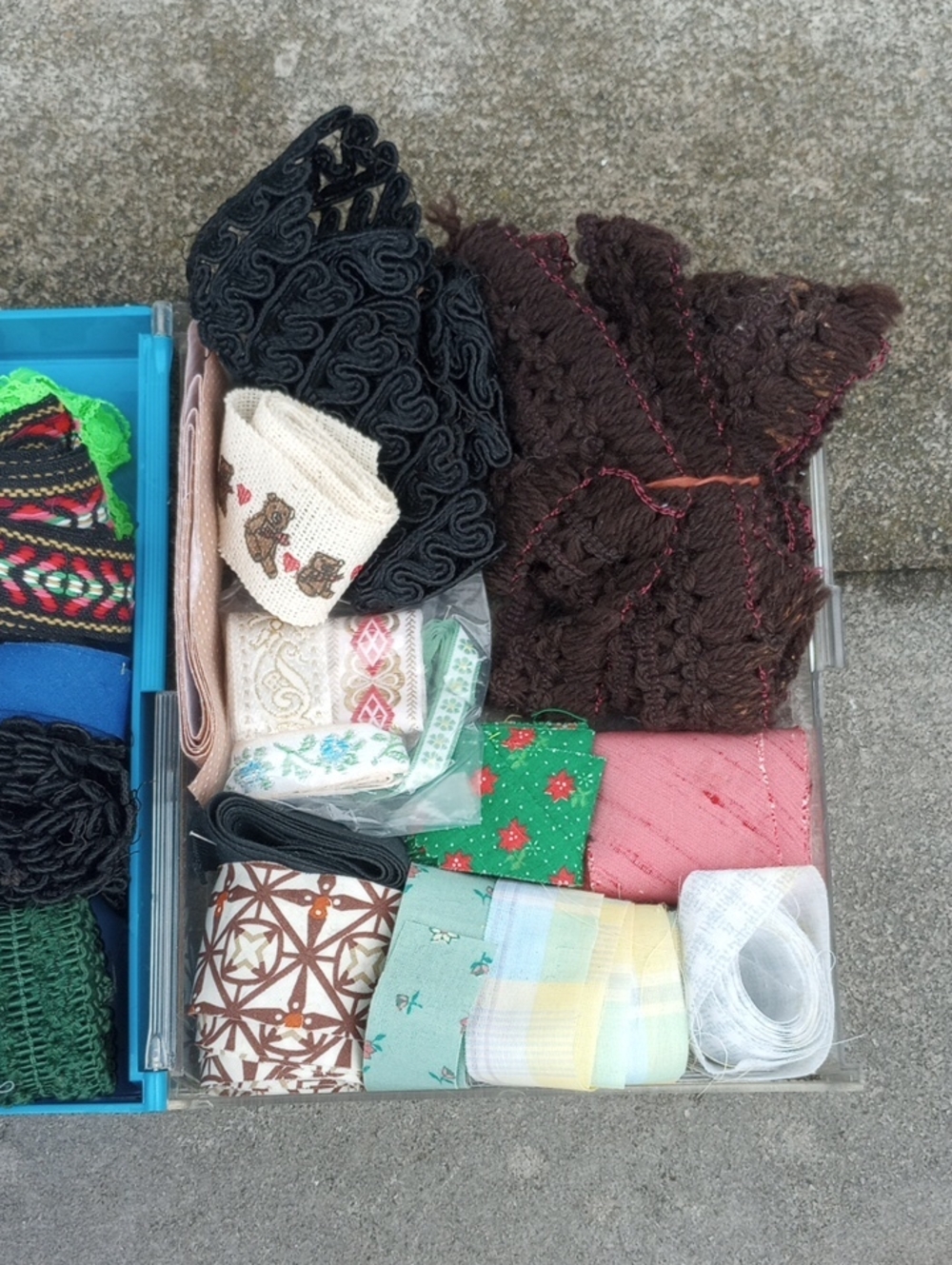 Vintage Collection of Ribbon, Lace, Trim, Etc.  Crafts & Sewing - Picture 3 of 4